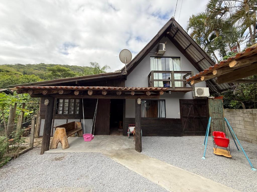 Το κτήριο όπου στεγάζεται  το σαλέ