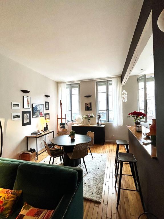 Oasis 3 stars, historic center, air-conditioned 75 m2