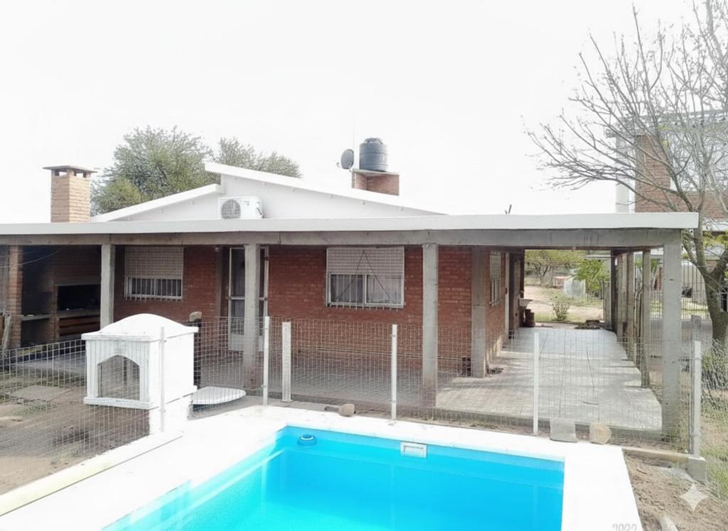 Swimmingpoolen hos eller tæt på Sierras y sol