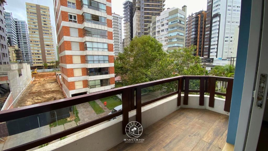 Ban công/sân hiên tại Apto de verão a 300mts do mar – Aceita pet