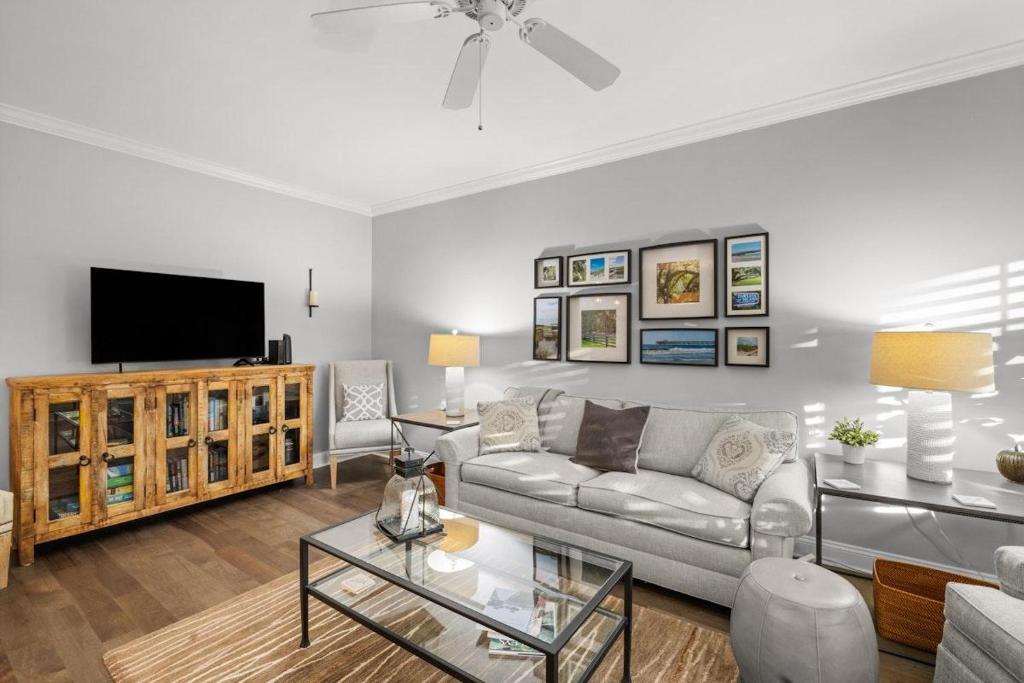 Et tv og/eller underholdning på 3 Bedroom Golf and Beach Getway