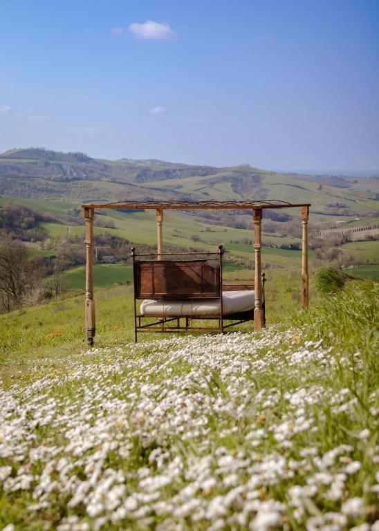 Respiro Glamping Private Retreat with Hot Tub