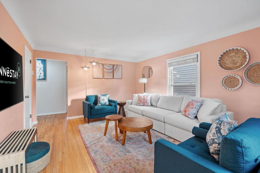 Χώρος καθιστικού στο Uptown Muse