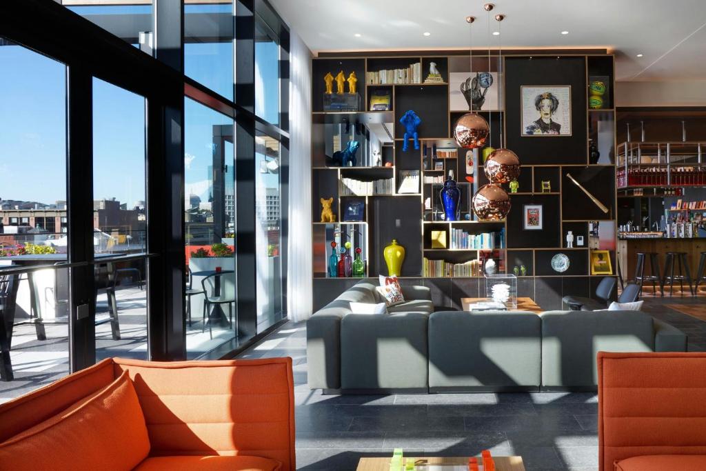 citizenM Boston North Station photo