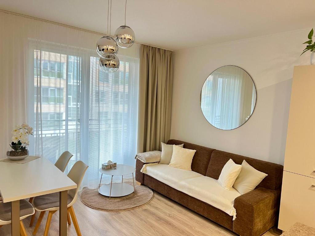 Posezení v ubytování Die LUX Modern and Cozy Apartment with Free Parking