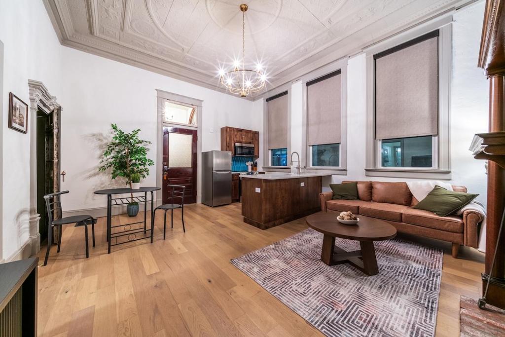 Un lugar para sentarse en Peacock Suite