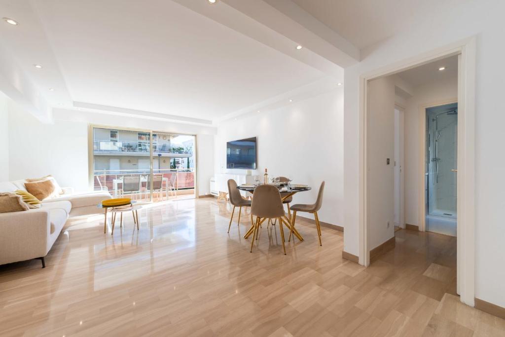 3-Br Crossing Apartment Palm Beach