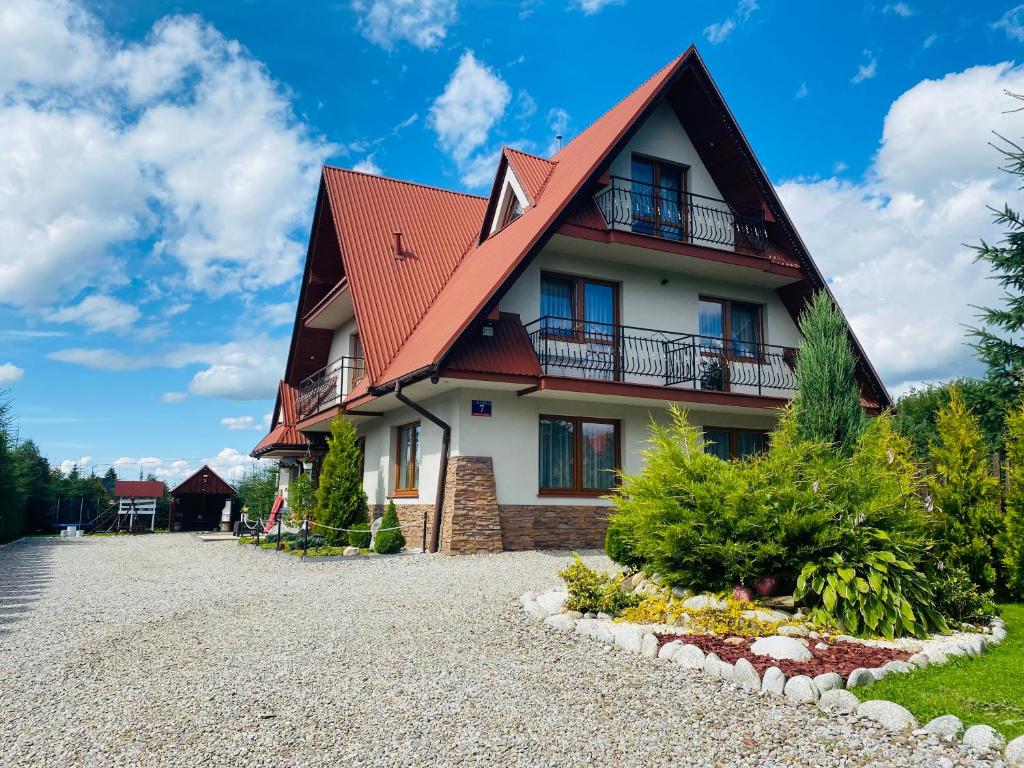 Το κτήριο όπου στεγάζεται  το δωμάτιο σε οικογενειακή κατοικία