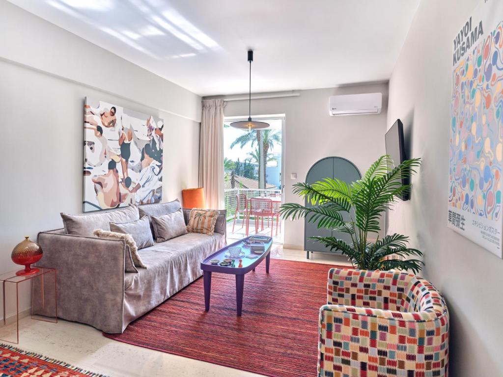 12LVE Vouliagmeni Apartment