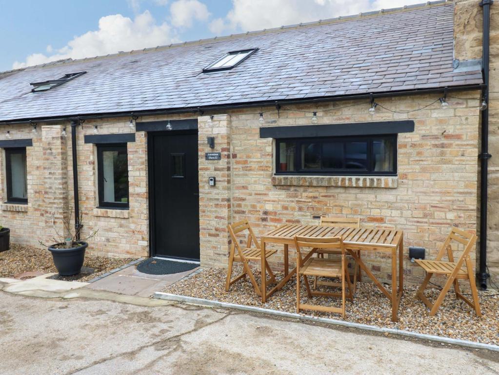 Το κτήριο όπου στεγάζεται  η παραθεριστική κατοικία