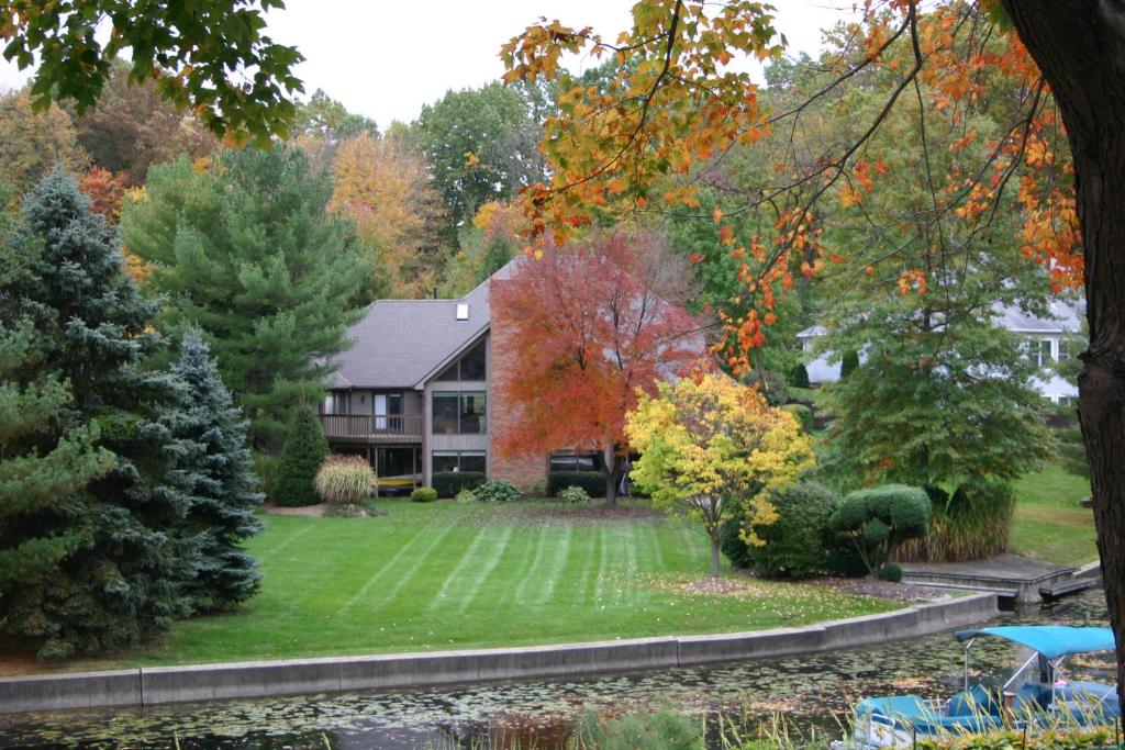 Zahrada ubytování Marti's Place on the Lakes