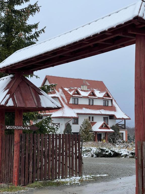 Το κτήριο όπου στεγάζεται  το διαμέρισμα