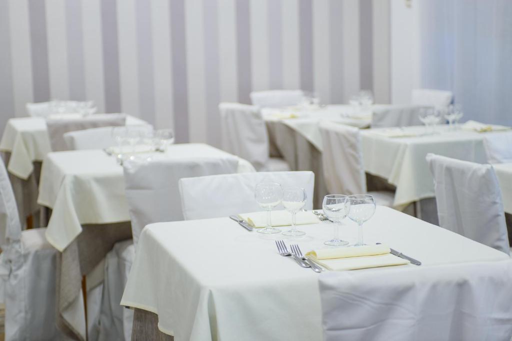 Restaurace v ubytování Hotel Falco