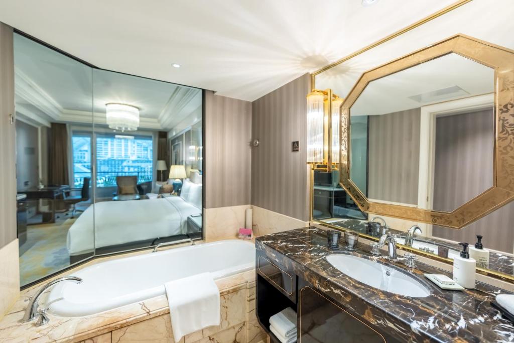 InterContinental Chengdu Global Center by IHG - Classic Room