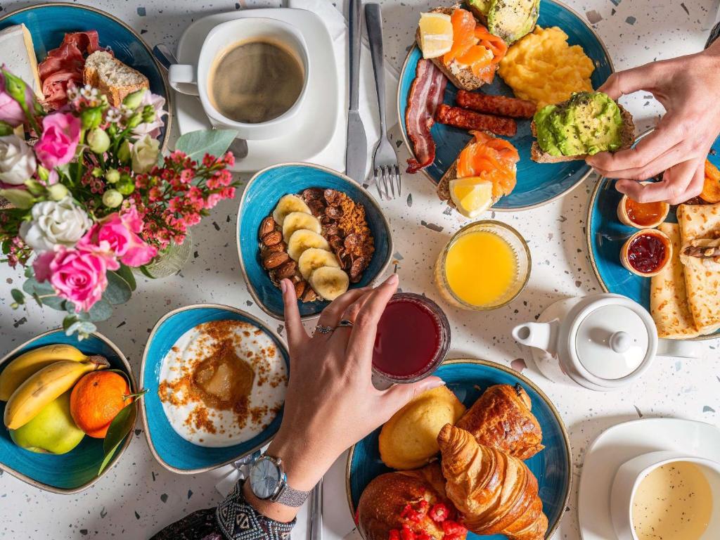 Jídlo v hotelu nebo okolí