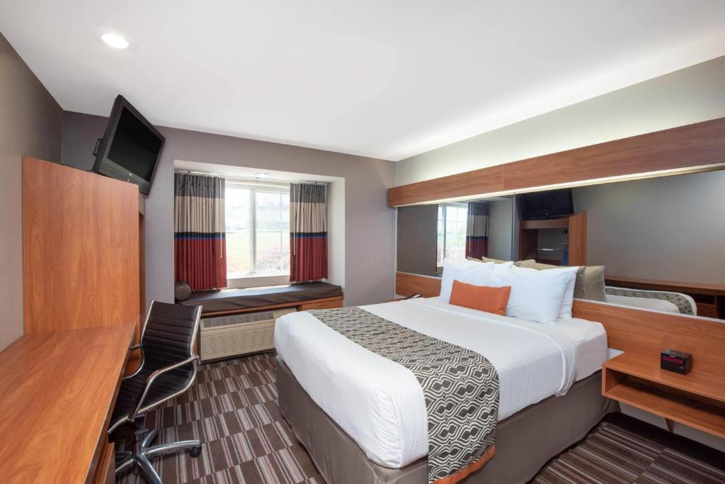 Microtel Inn & Suites by Wyndham Springfield photo