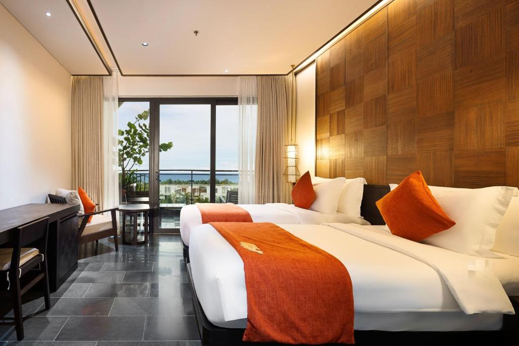 Family Suite 2-Bedroom Sea View with Children Themed Room
