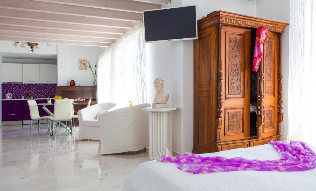 Luna Rossa Santorini - 3