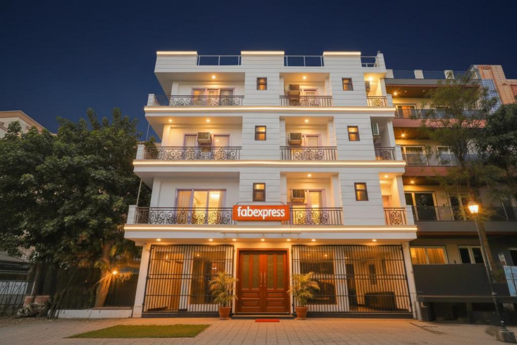 a large white building with a sign that reads horizons at Via Lotus Palace in New Delhi