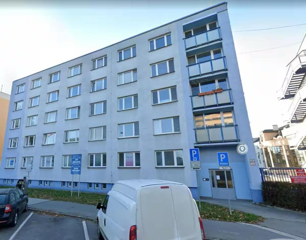 Το κτήριο όπου στεγάζεται  το διαμέρισμα