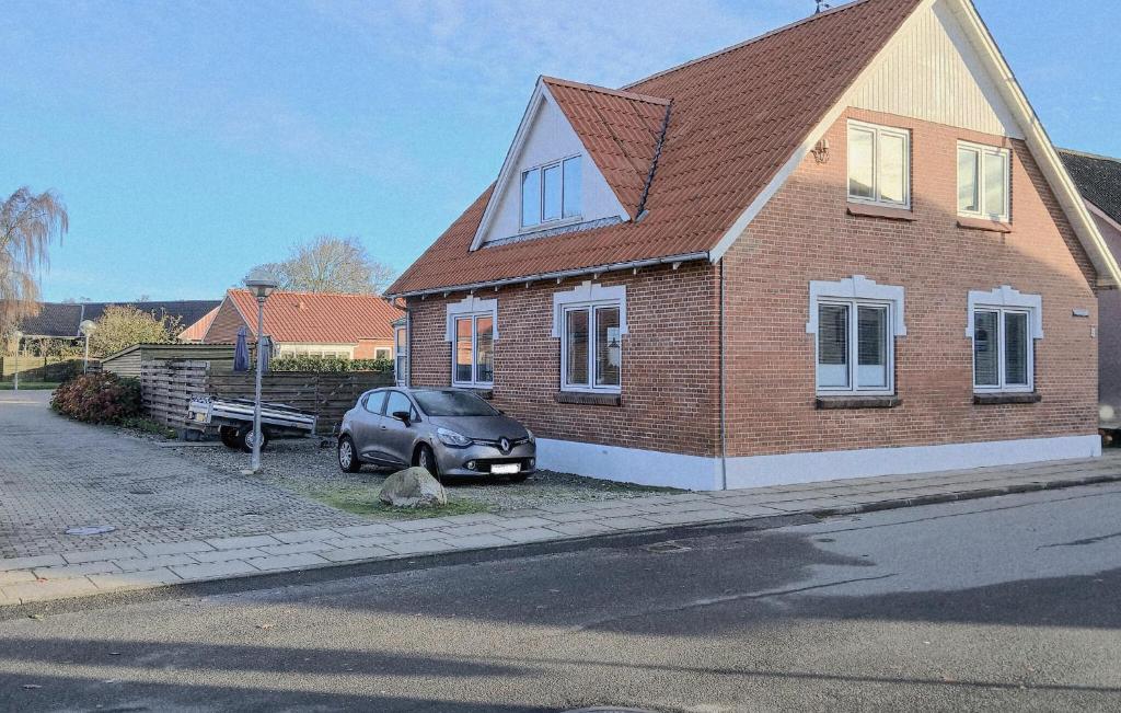 Το κτήριο όπου στεγάζεται  η παραθεριστική κατοικία