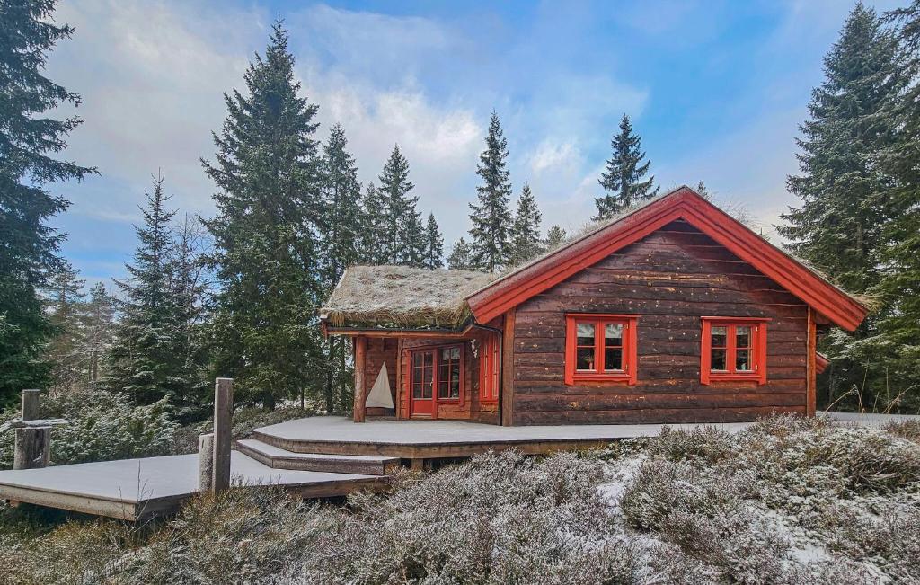 Gorgeous Home In Steinsholt With Harbor View om vinteren