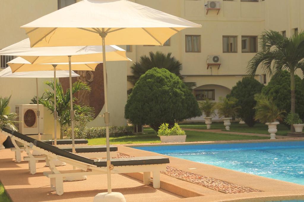 Bazén v ubytování Hotel le Pelican nebo v jeho okolí