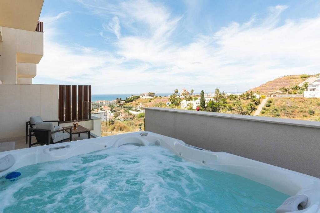 Stunning House with Private Jacuzzi and Sea views