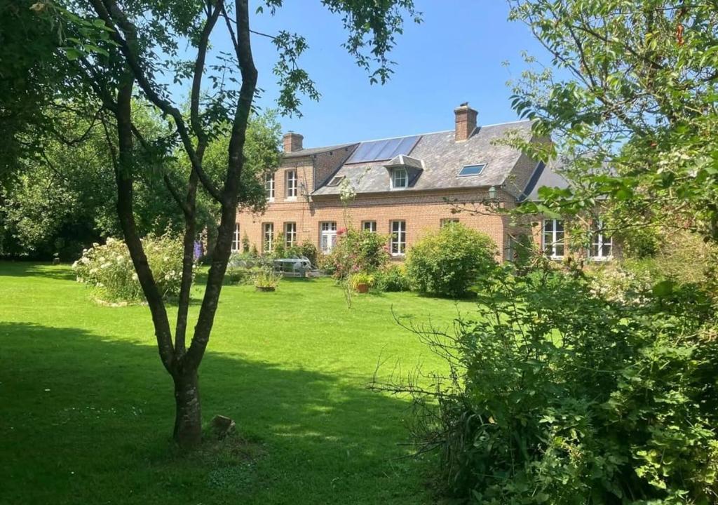 Сад в Authentique villa de campagne - Grande maison familiale avec jardin - Côte d'Albâtre