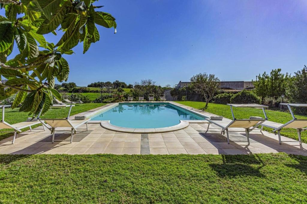 Πισίνα στο ή κοντά στο Villa Castelluccio Noto con piscina