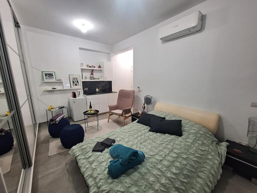 Μια τηλεόραση ή/και κέντρο ψυχαγωγίας στο Cozy studio!