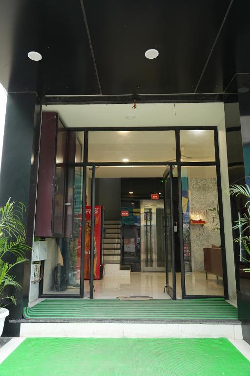 Mặt tiền/cổng chính của Hotel Trivana