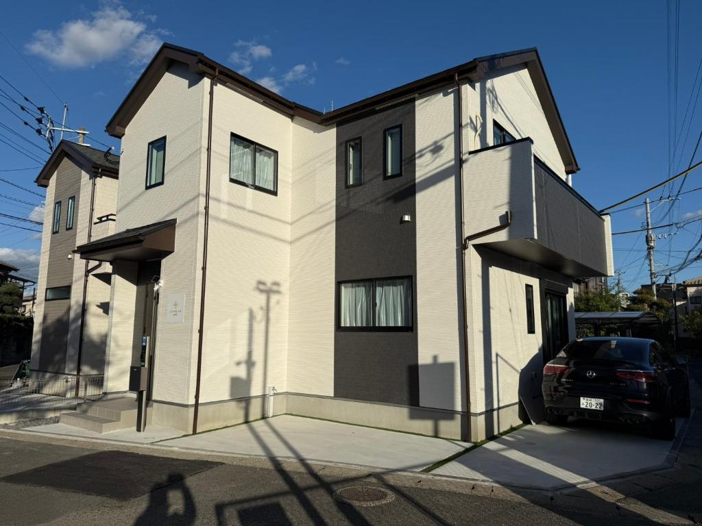 Bygningen som villaen ligger i