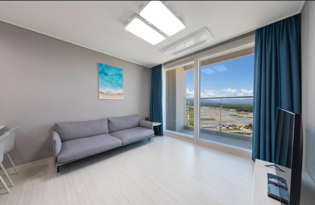 Un paisaje natural cerca del apartahotel