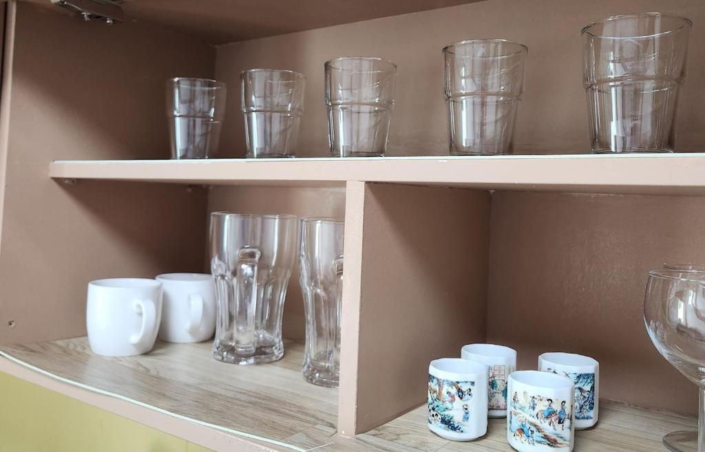 Facilități de preparat ceai și cafea la Busan Style, Busan Yeongdo, Full Ocean View, Rooftop Camping Sensation, Remodeling, Beam Projector, Parking Support,3 Rooms