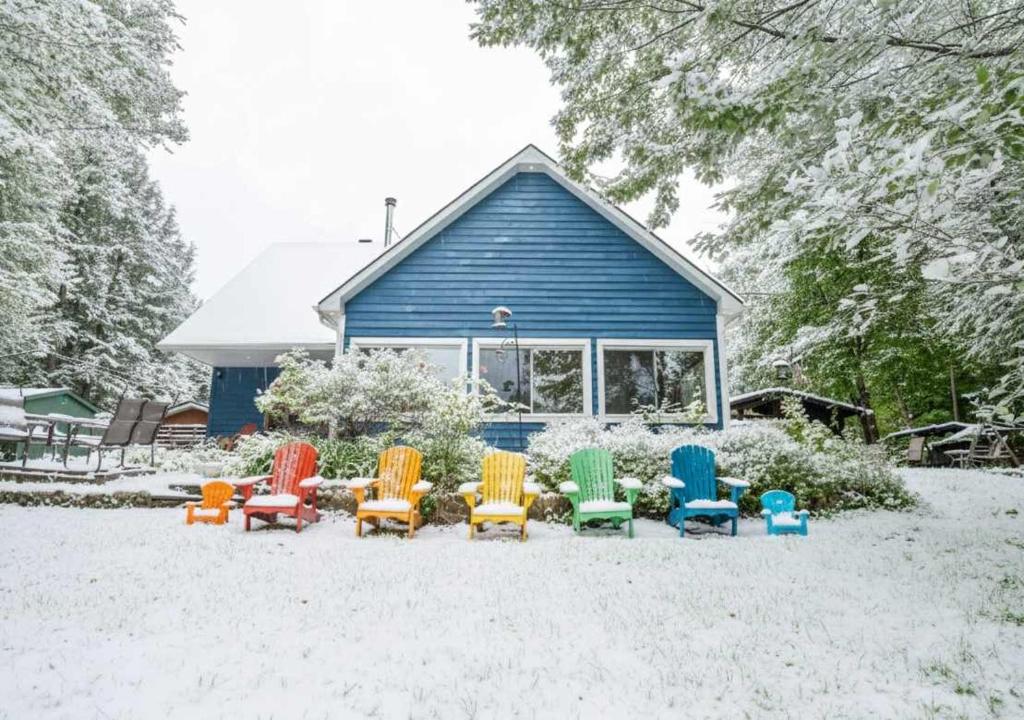 Το Spa Pool table Lake Access - Chalet Family au Grand air τον χειμώνα