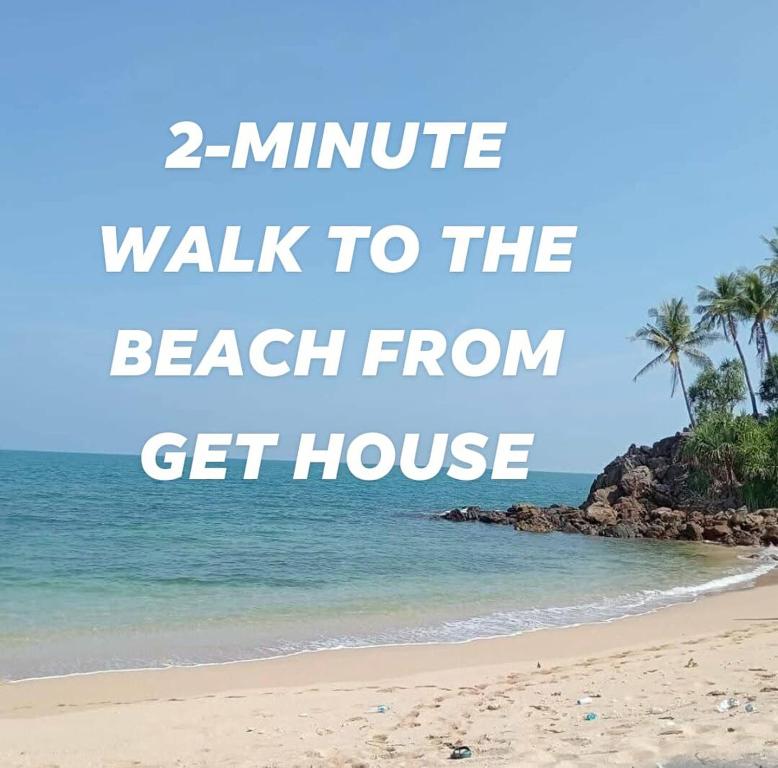 a walk to the beach from get house at Lanta Beautiful beach house in Ko Lanta