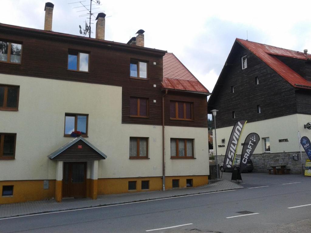 Budova, kde se apartmán nachází