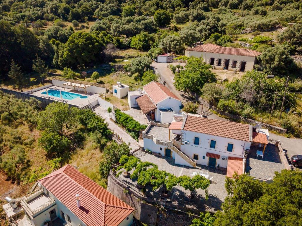 Bazén v ubytování Halases Panorama Villa pvt pool nebo v jeho okolí