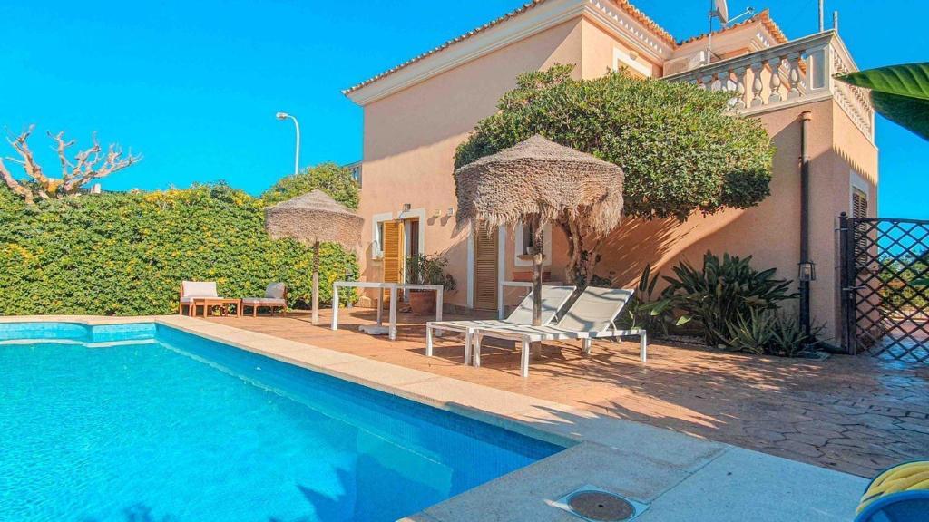 Bazén v ubytování Cx Villa Ahio 2 nebo v jeho okolí