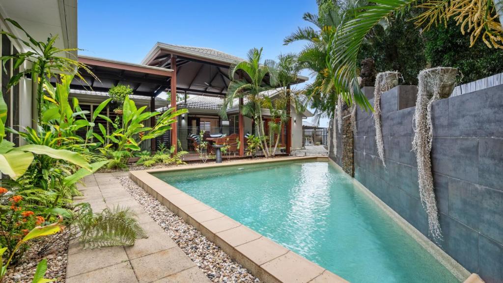 Hồ bơi trong/gần Seclusion Pavilions at Palm Cove