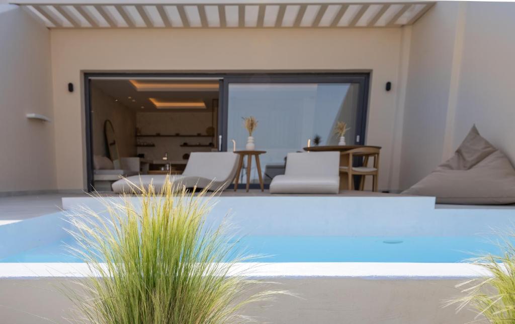 Pnoe Luxury Suites - 18