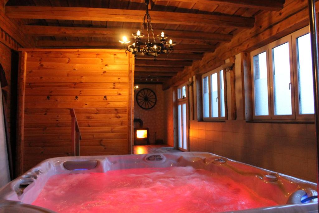 Fotografie z fotogalerie ubytování Villa Landidyll mit wunderschönem-seperatem Wellnessbereich v destinaci Joachimsthal