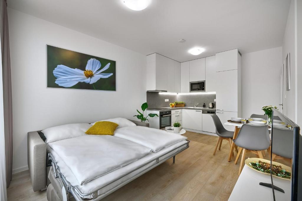 CityWest Apartments - 2