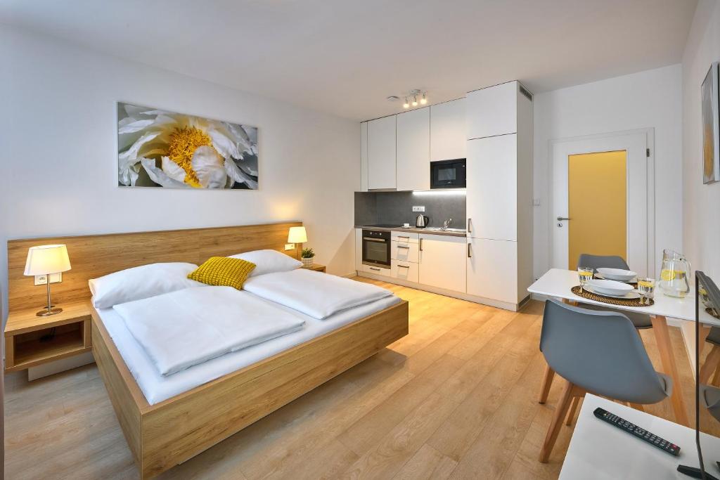 CityWest Apartments - 7