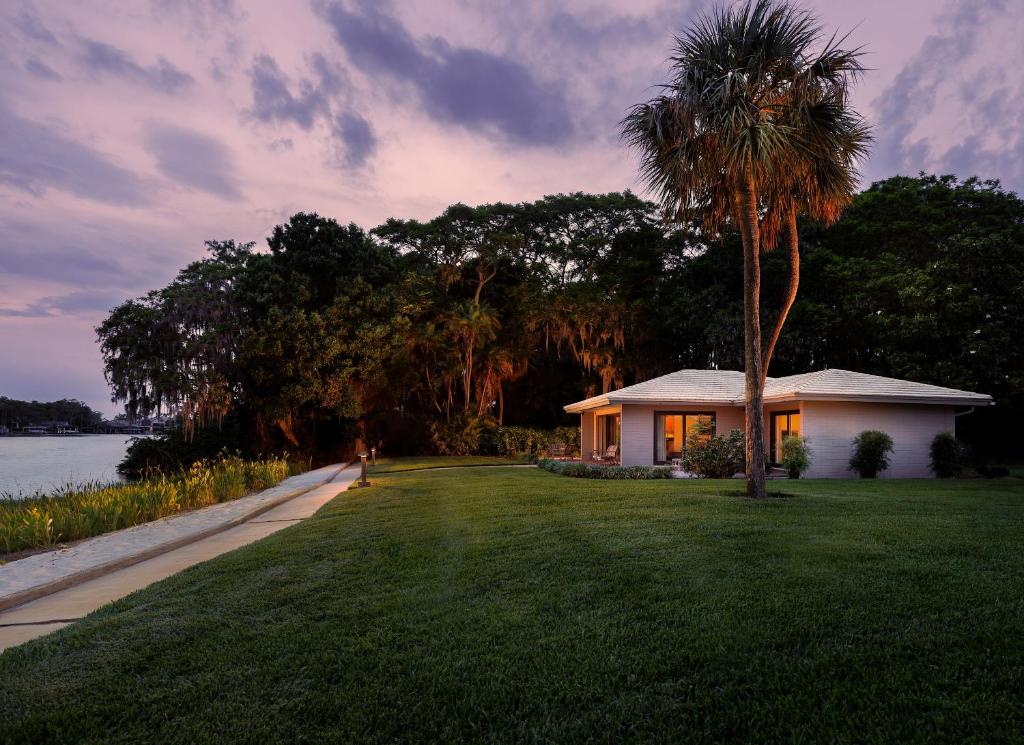 Arnold Palmer's Bay Hill Club & Lodge - 