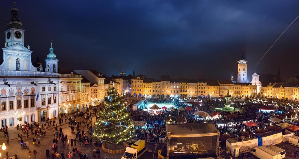 Γενική άποψη της πόλης Τσέσκε Μπουντεγιόβιτσε ή θέα της πόλης από  αυτό το ξενοδοχείο