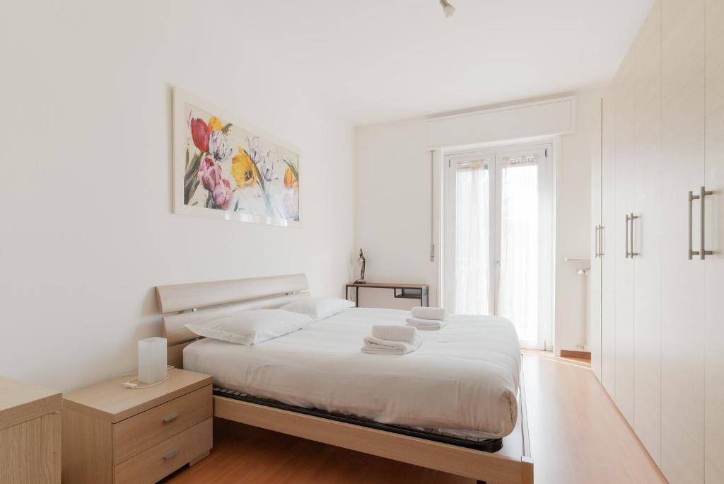 GuestHost - Bright Comfy Apartment