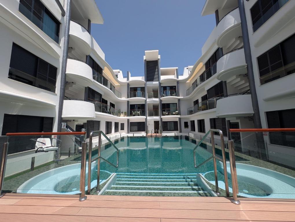 New Apartment by the sea 5518