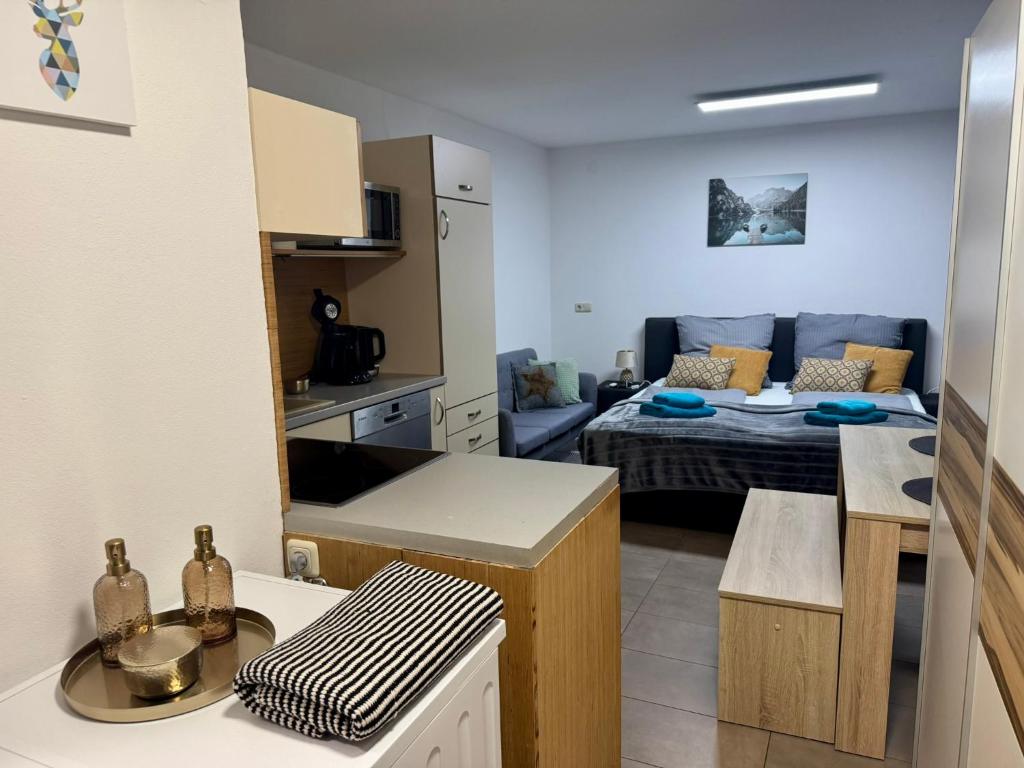 O bucătărie sau chicinetă la Tiny Ferienhaus Greizer Str 26